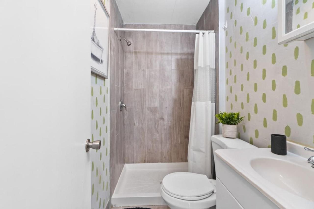 Casa vacanze The Whimsical Estate Sleeps 16plus 20m To Nyc Free Parking New York